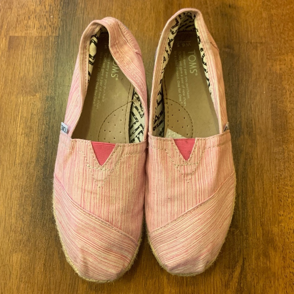 Toms women’s 6.5 pink white stripe slip ons flat canvas Espadrilles - Picture 1 of 9